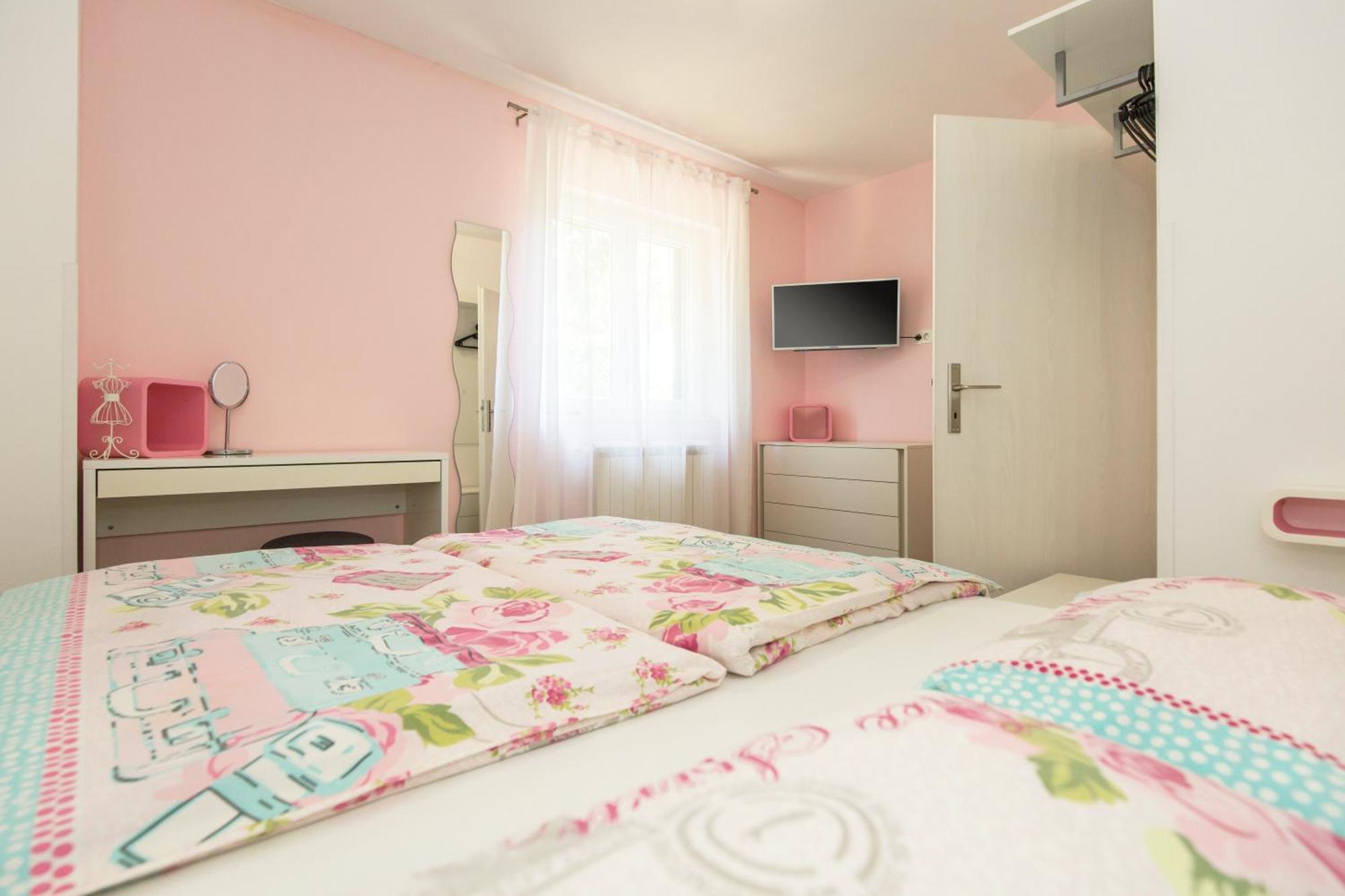 Rea Villa *
